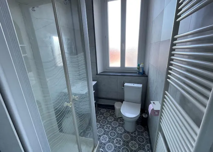 Bright Nest With Mountain View In Apartment *