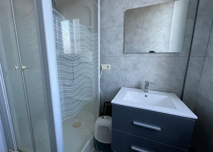 Bright Nest With Mountain View In アパート ジェラールメ